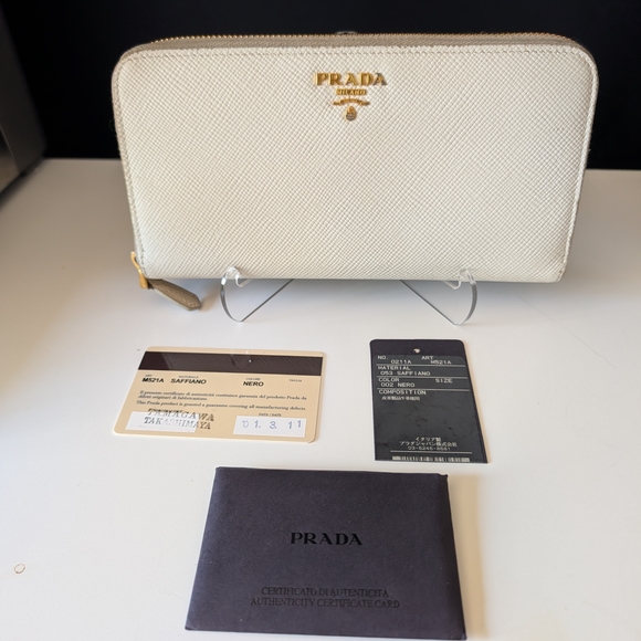 Authentic Prada M521A Zippy Long Wallet in Nero Saffiano Leather - Picture 1 of 11